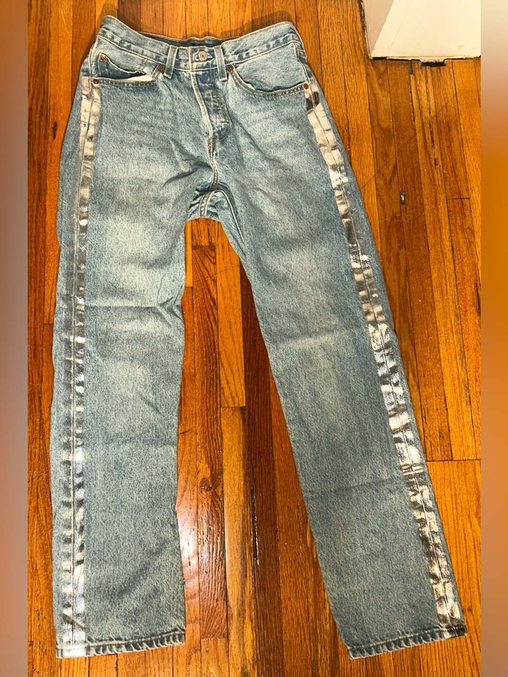 Levi's Light Wash High-Rise Straight Jeans - Picture 7 of 8